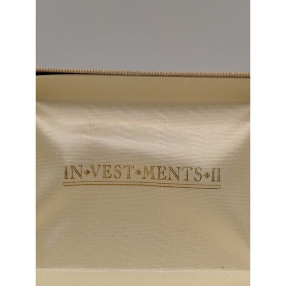 Vintage MJENT Gold Tone Wreath Style Circle Brooch With Clear White Crystal - Picture 2 of 10